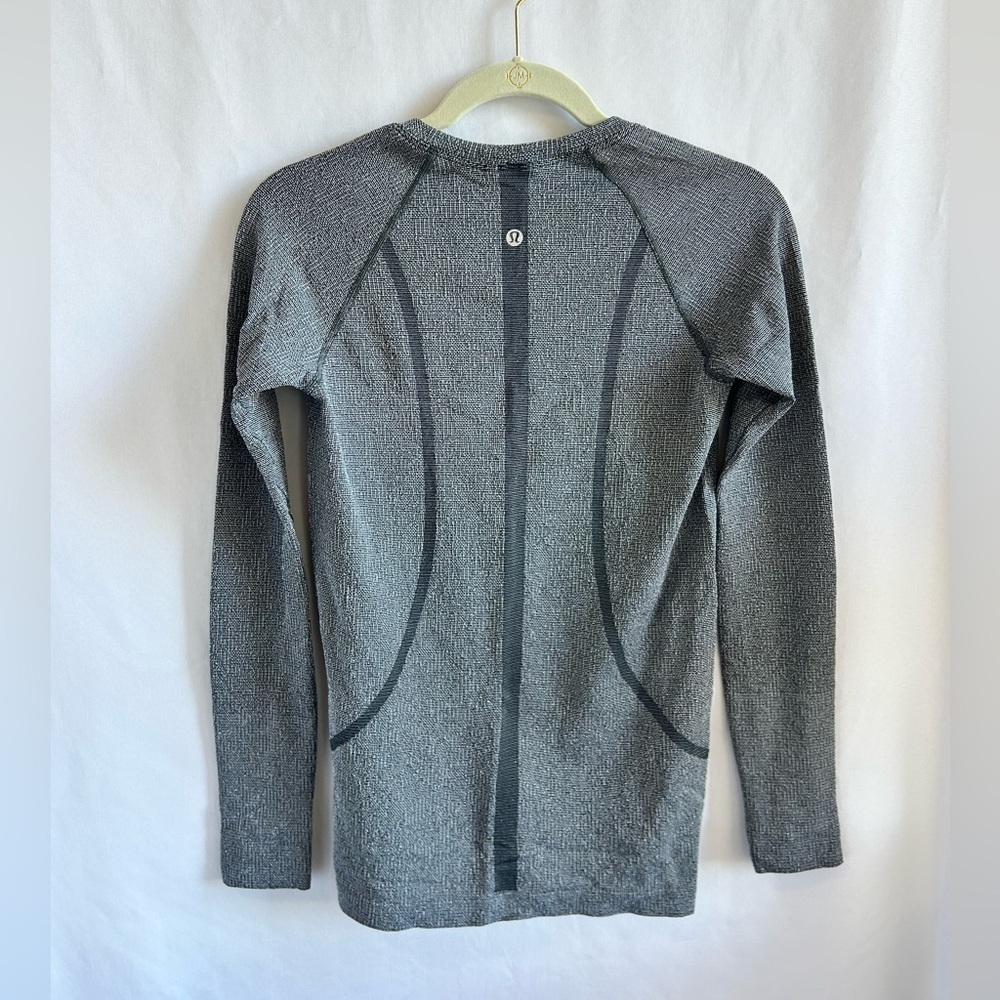 LuluLemon Swiftly Tech Long-Sleeve Glitter Shirt 2.0 Hip Length - Picture 5 of 6